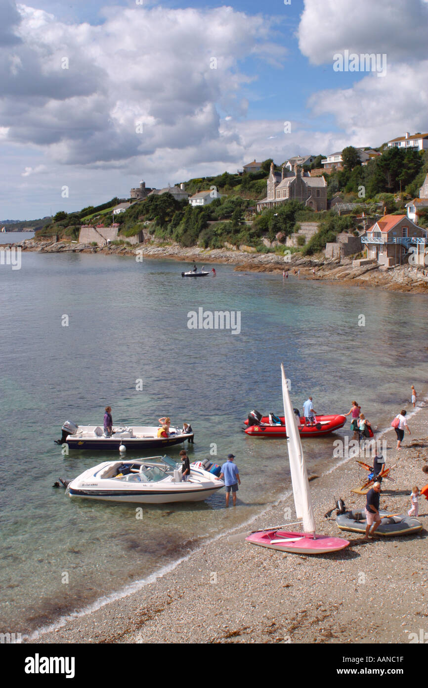 Boating activities, Seaside view towards St Mawes Castle, St Mawes, Cornwall, England, UK