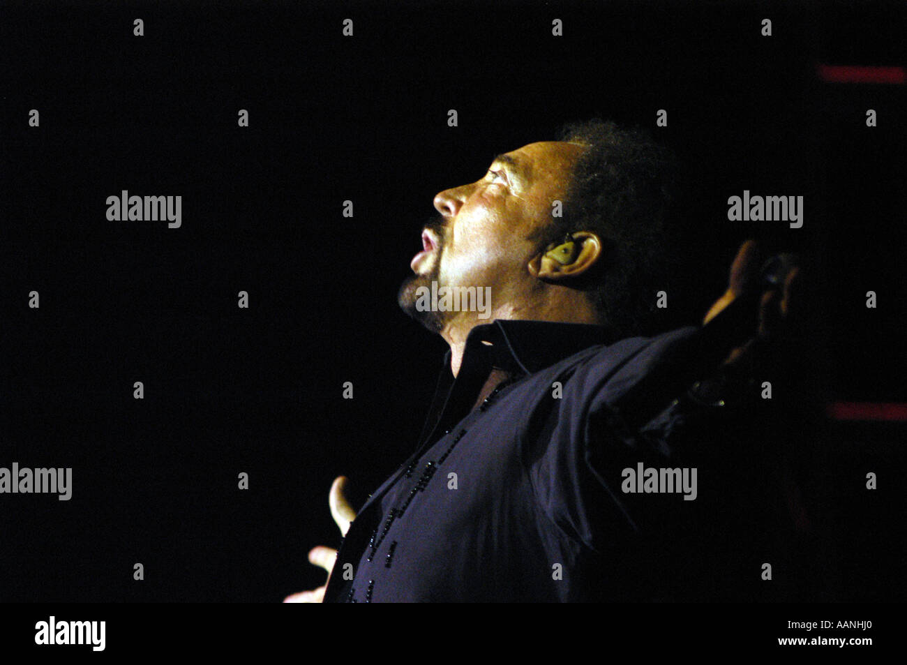 TOM JONES WELSH SINGER Stock Photo - Alamy