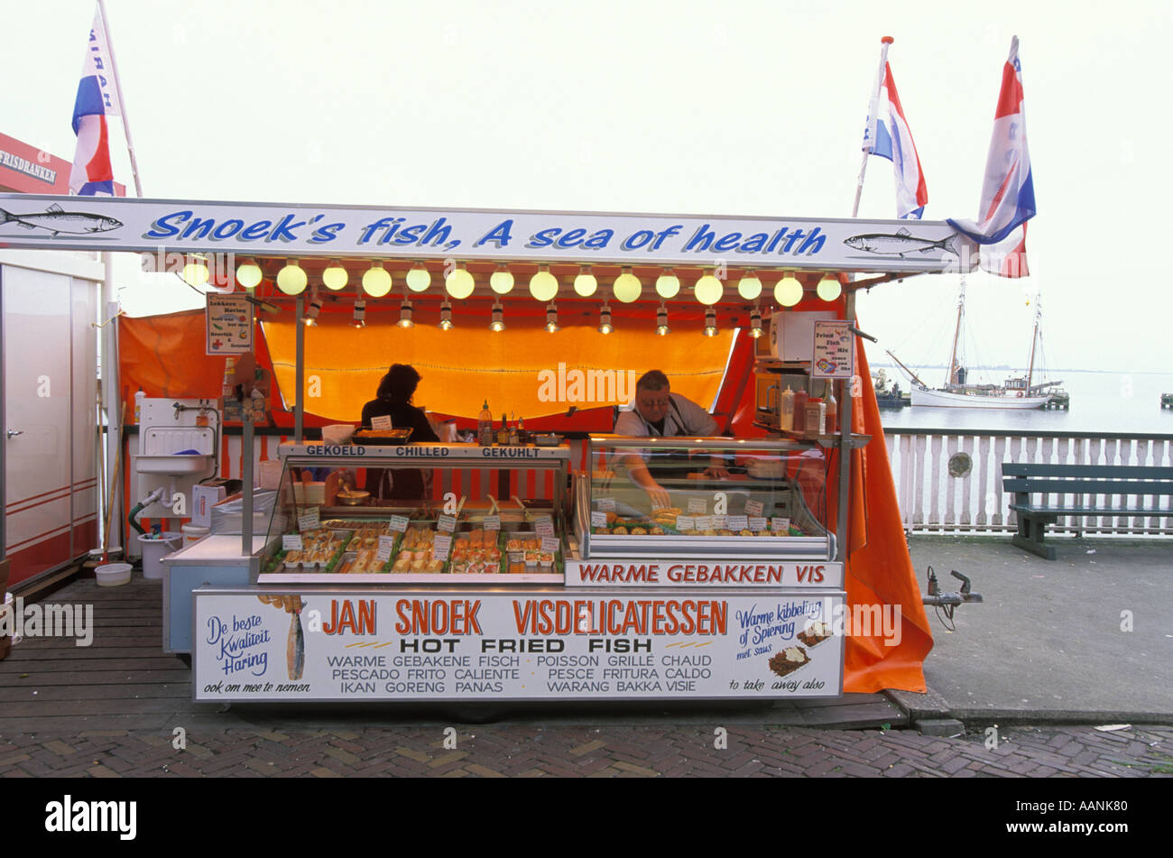 Holland,  Voldendam Vendor stand selling fresh fish on boardwalk Stock Photo