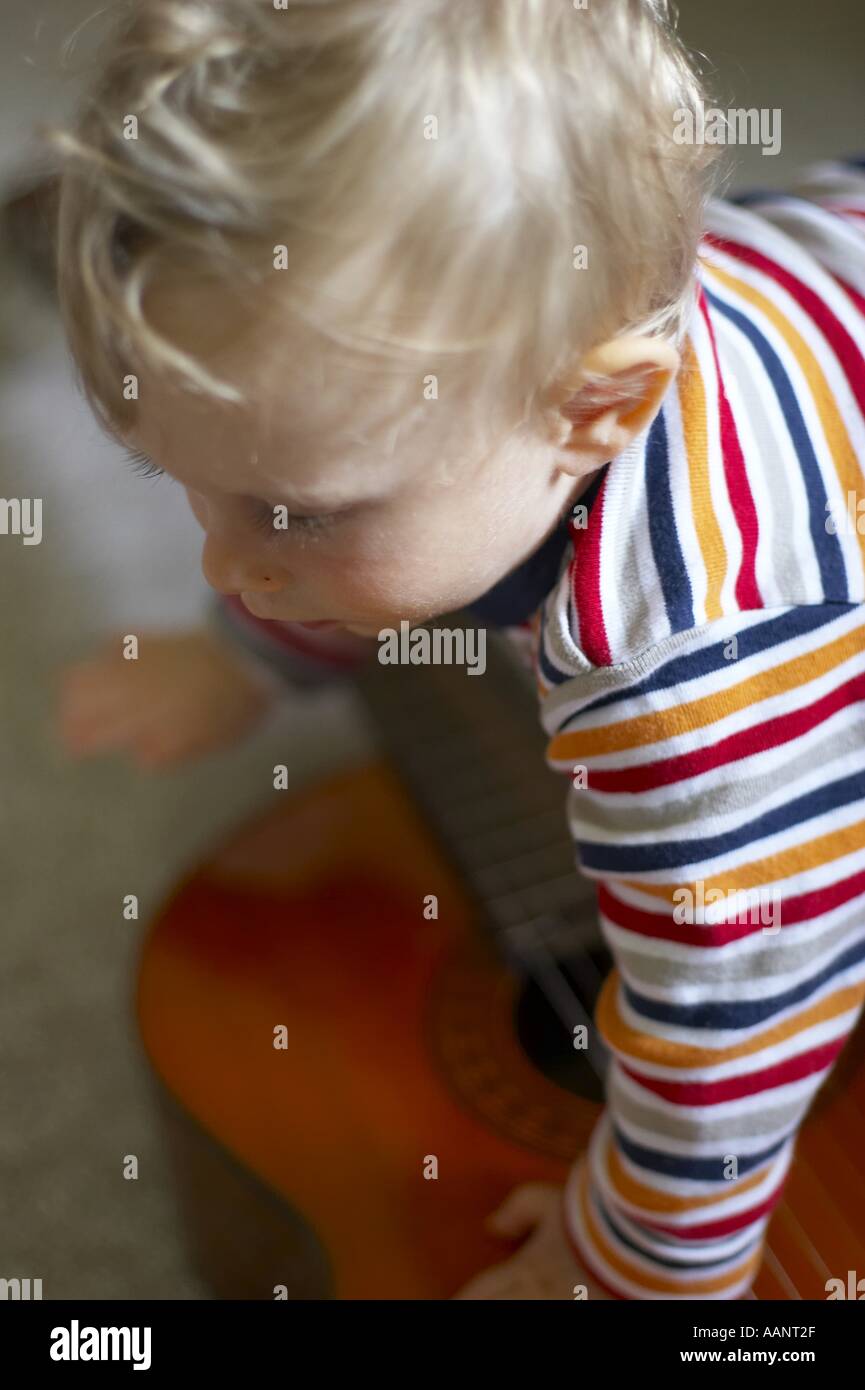 Babies with guitars hires stock photography and images Alamy