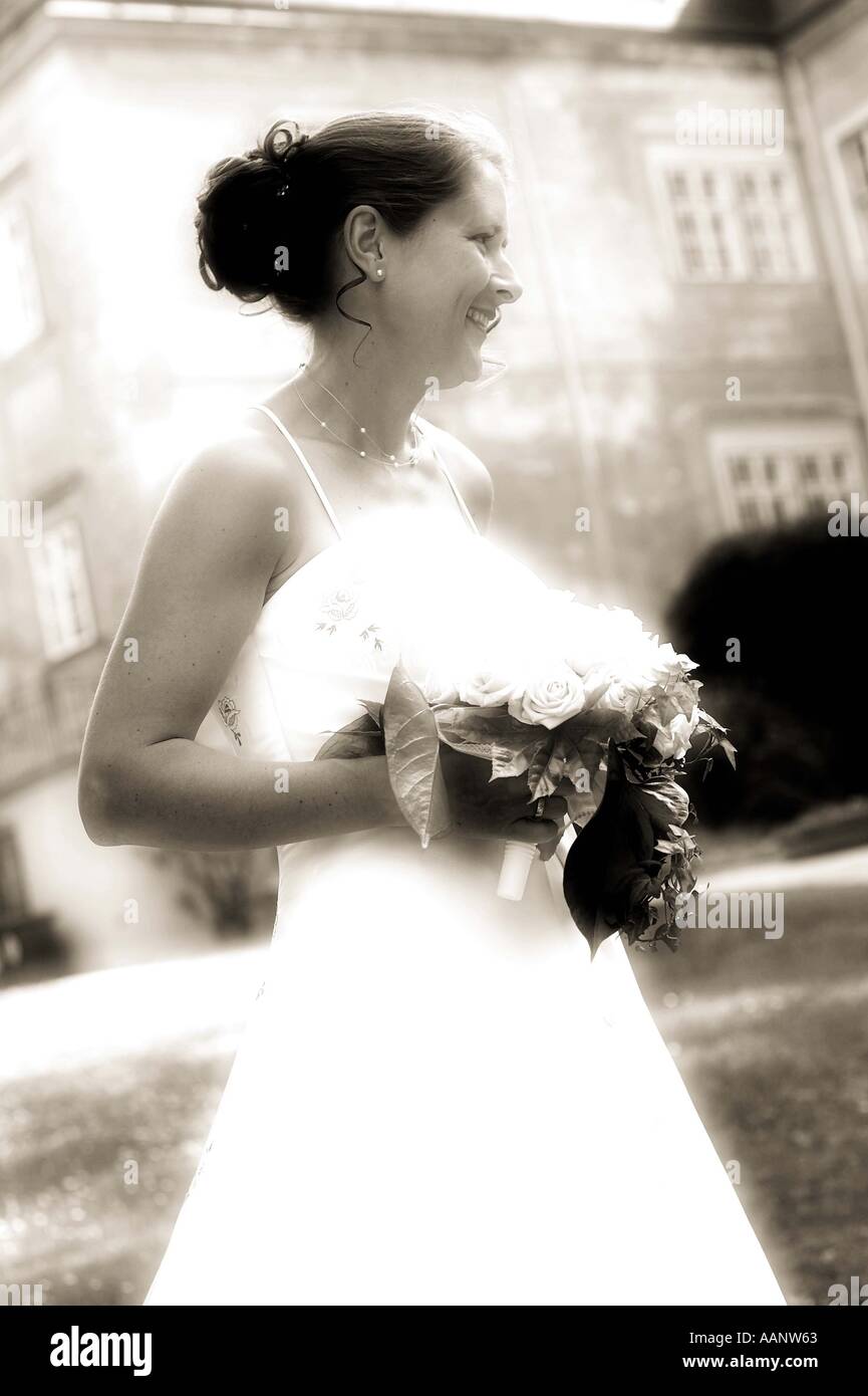 High key bride hi-res stock photography and images - Alamy