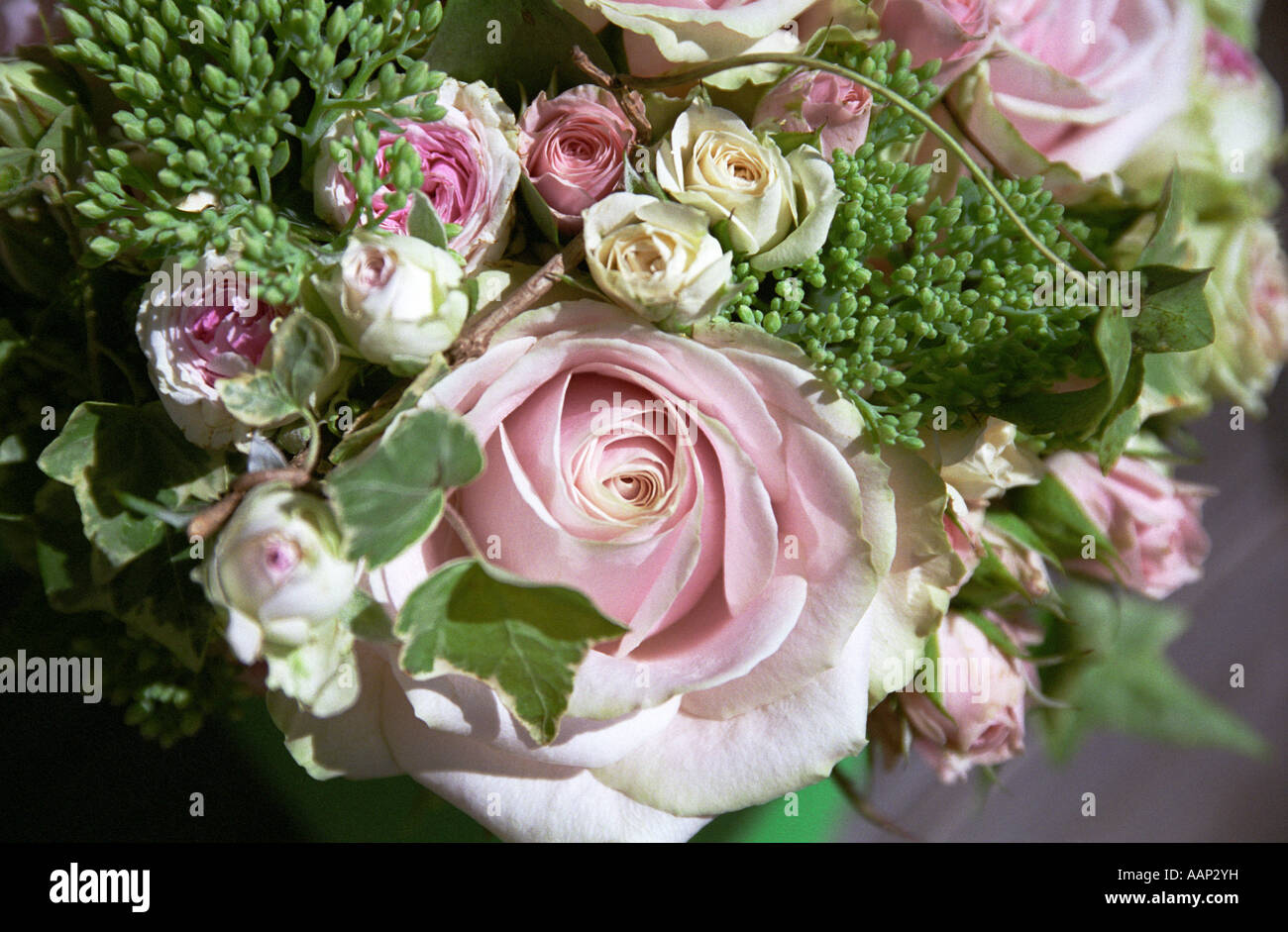 Pink hand tied rose bouquet hi-res stock photography and images - Alamy