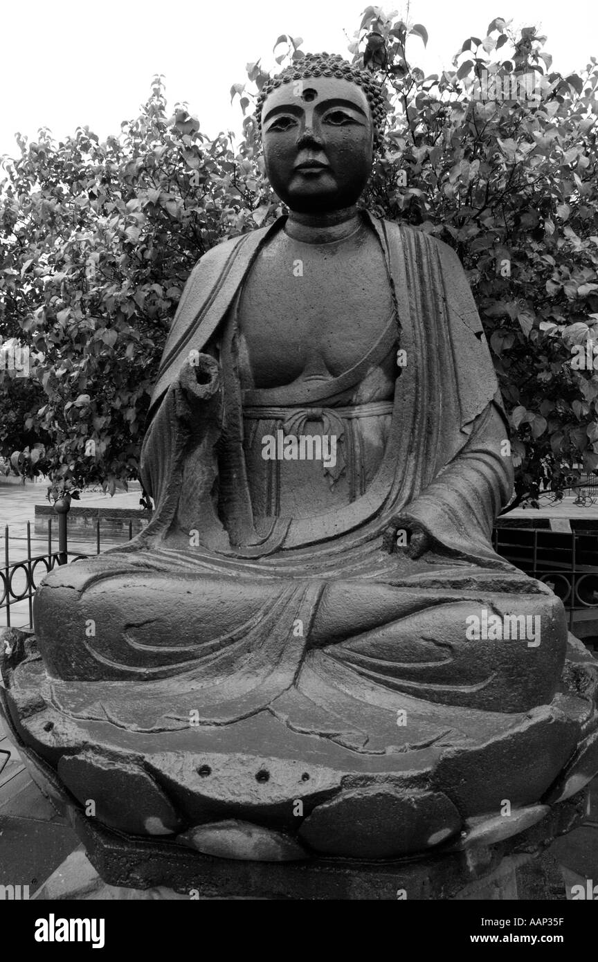 China Shanxi Datong The Huayan Si Monastery Buddha Statue In The Courtyard Stock Photo