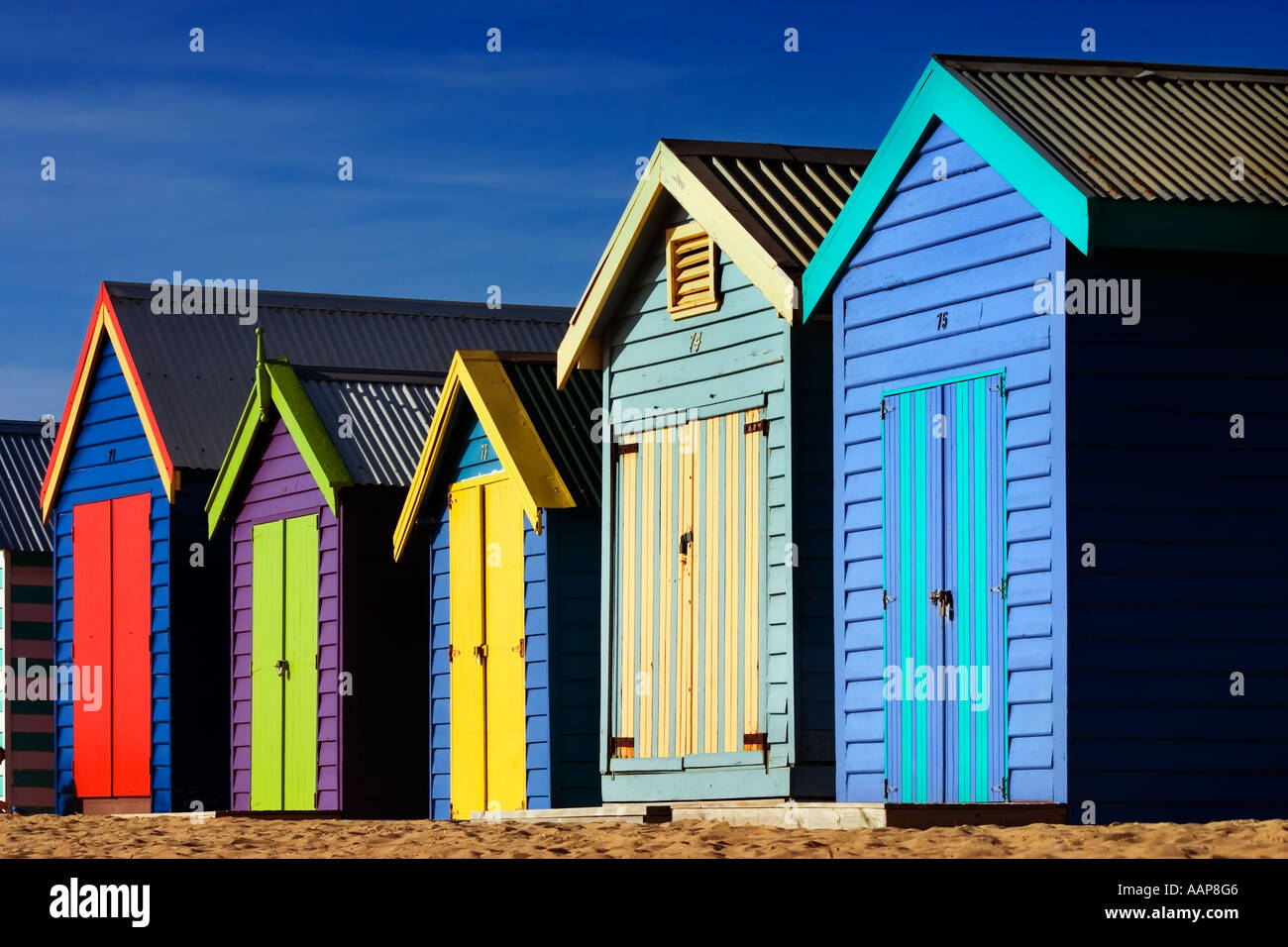 Bathing boxes middle brighton beach hi-res stock photography and images ...