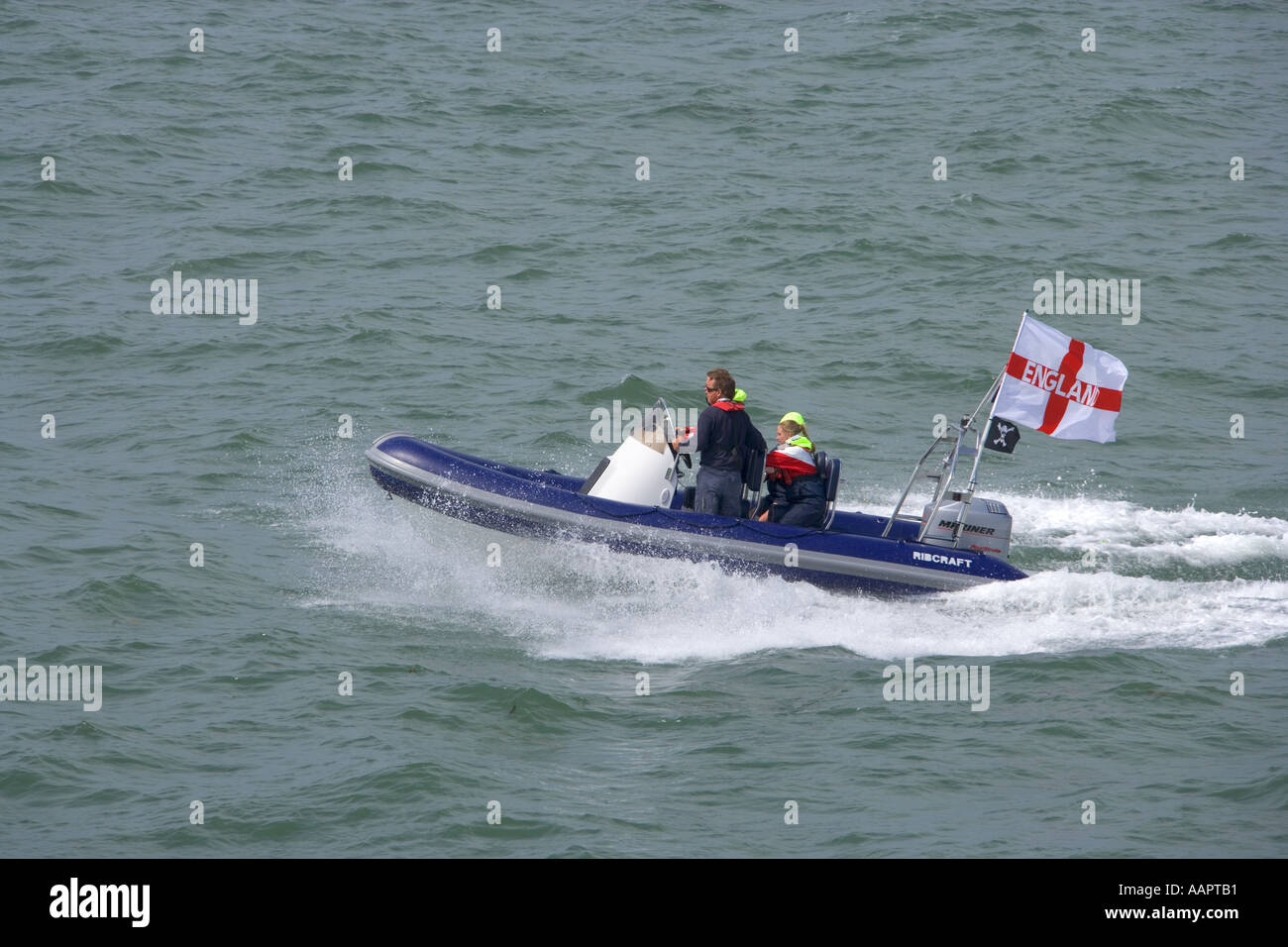 Trafalgar 200 International Fleet Review 28 June 2005 Launch with St George s flag and skull crossbones in the Solent JMH1015 Stock Photo