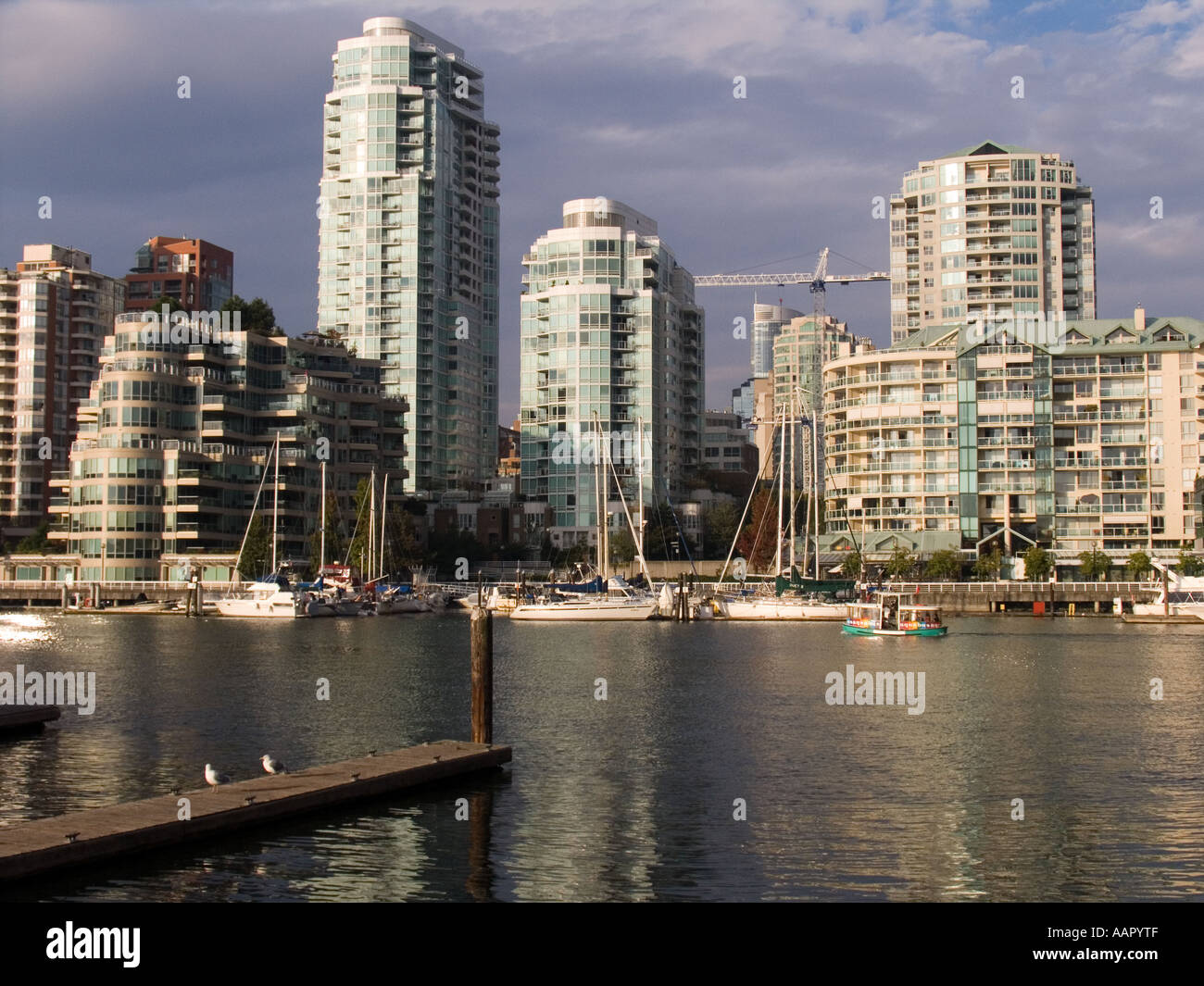 Vancouver city skyline hi-res stock photography and images - Alamy