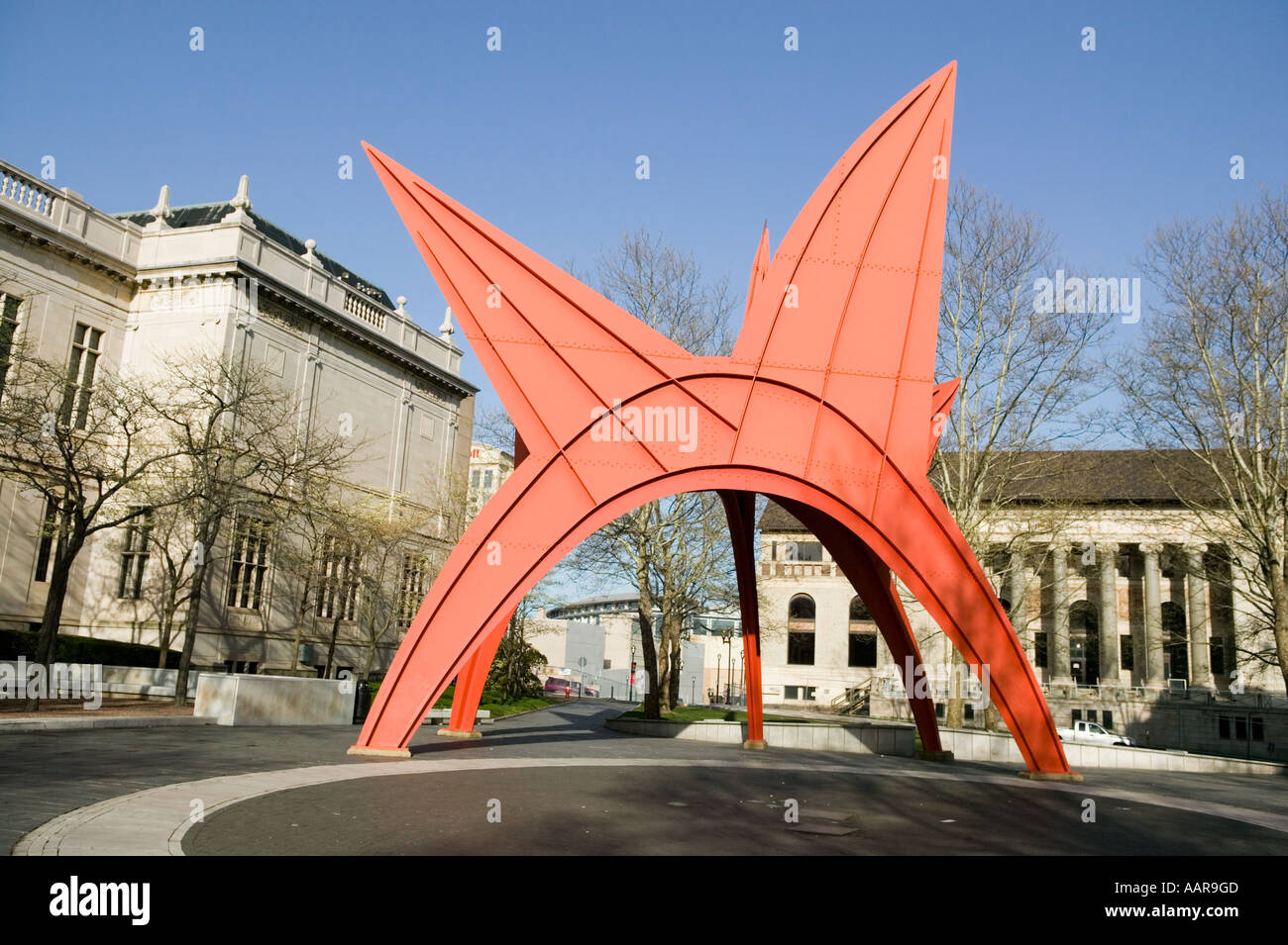 Wadsworth Atheneum Art Museum with Alexander Calder stabile sculpture Hartford Connecticut Stock Photo