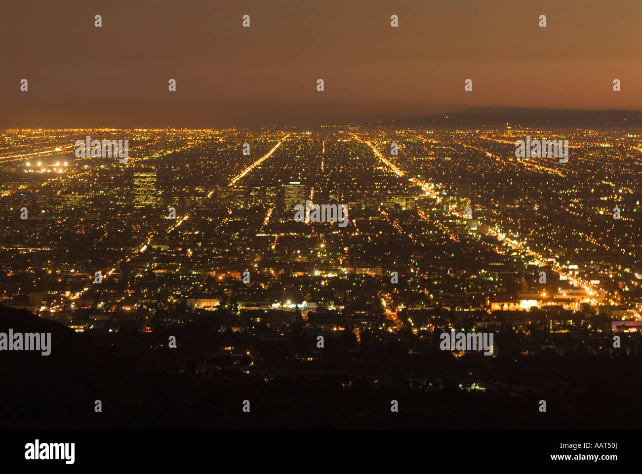 View of the sprawl of Los Angeles California at dusk Stock Photo - Alamy