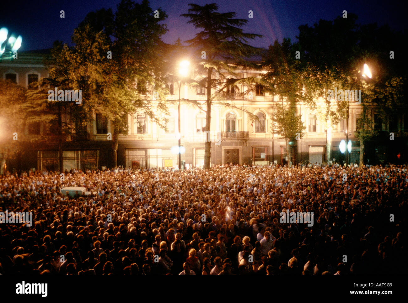 GEORGIA OCT 1990 RALLY GATHERING IN SQUARE IN SUPPORT OF THE ROUND TABLE MEETING EVENING IN TBILISI GEORGIA Stock Photo