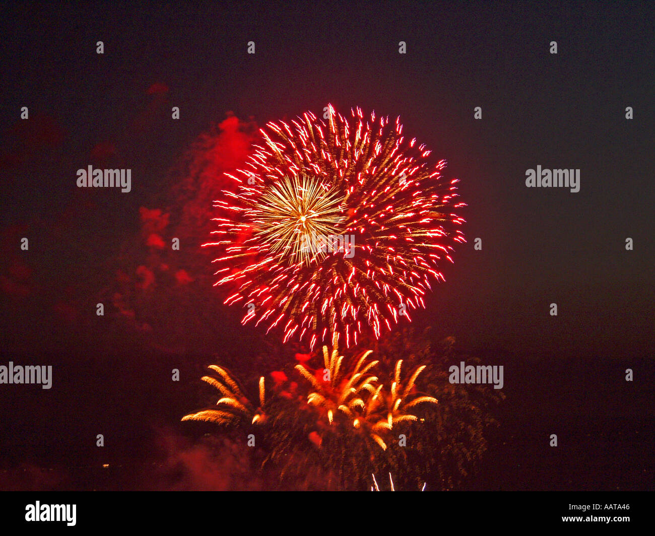 Roman candles fireworks hires stock photography and images Alamy