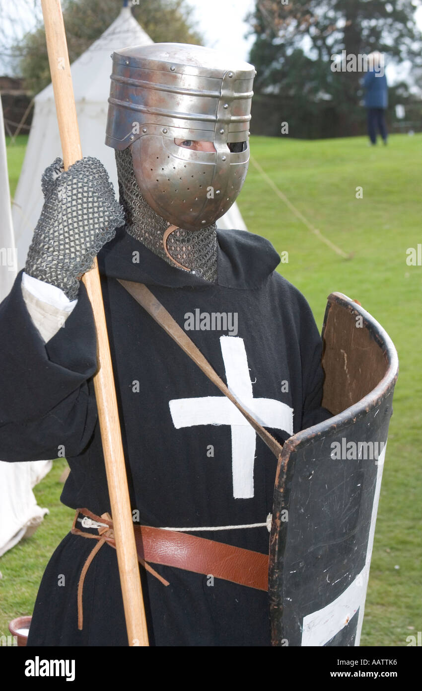 Norman knight battle dress hi-res stock photography and images - Alamy