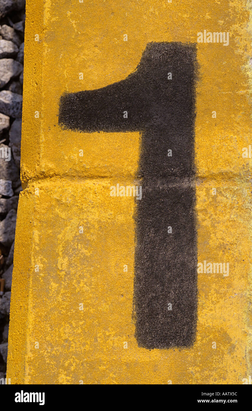 Number one 1 sign hi-res stock photography and images - Alamy