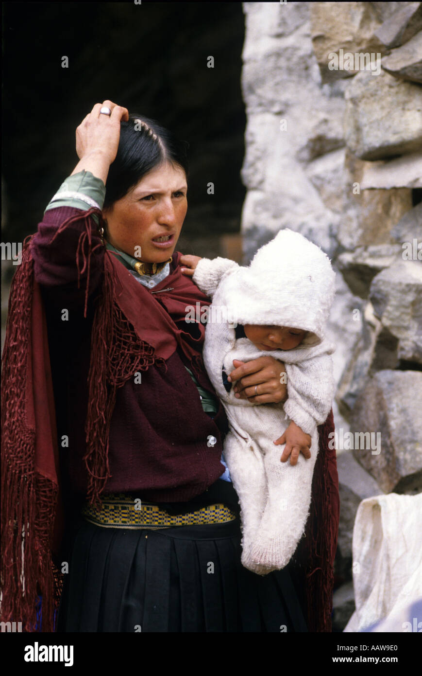 Colombia traditional indigenous dress hi-res stock photography and ...