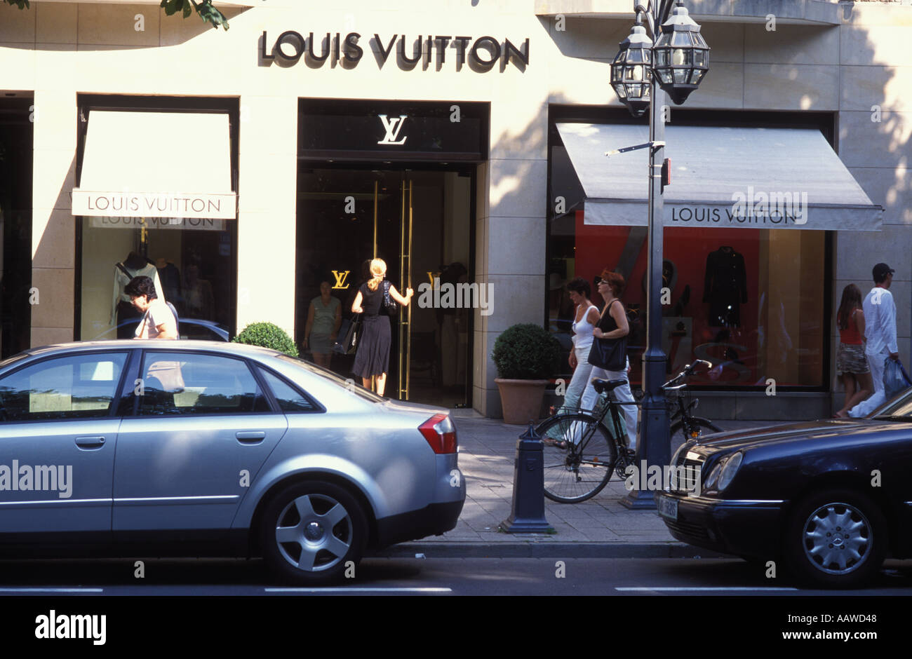 Louis Vuitton Deutschland GmbH - 2 Bewertungen - Düsseldorf Stadtmitte -  Königsallee