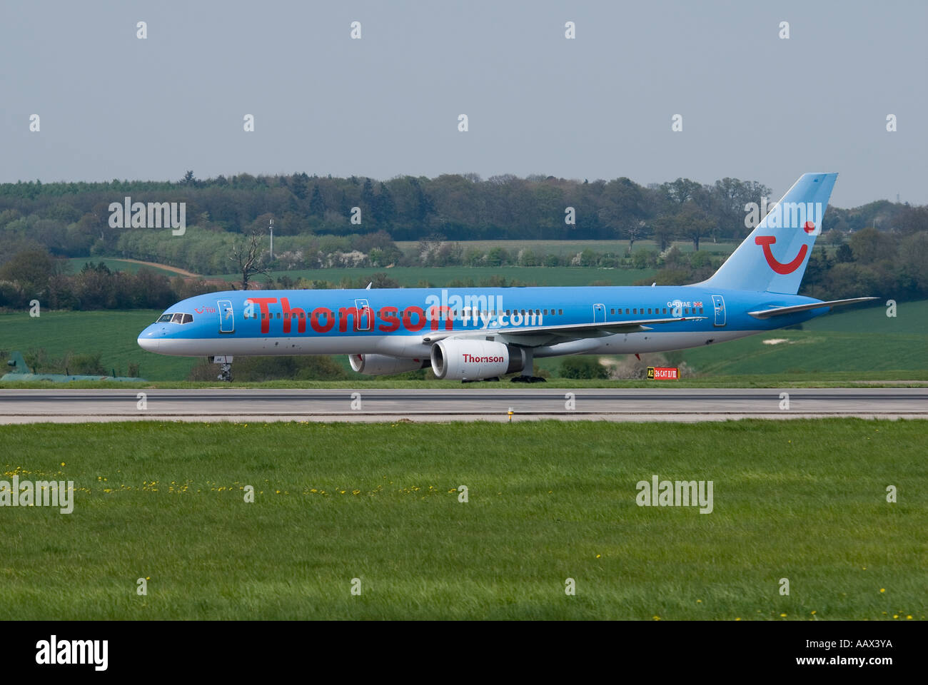 Aircraft wing with aileron flaps hi-res stock photography and images ...