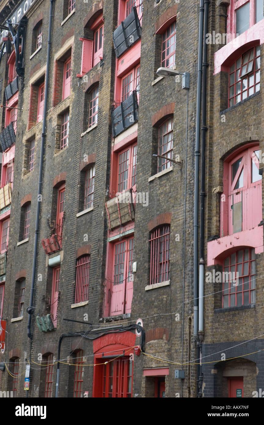 Warehouse apartments at Metropolitan Wharf , Wapping Wall, London, UK