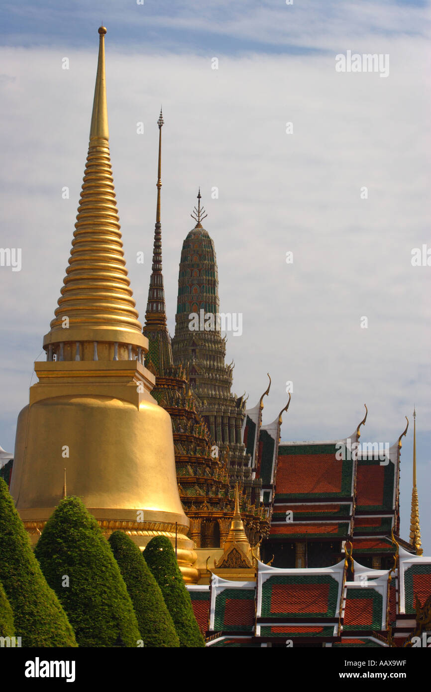 Gilt pagoda of Chedi Pra Si Ratana Stock Photo