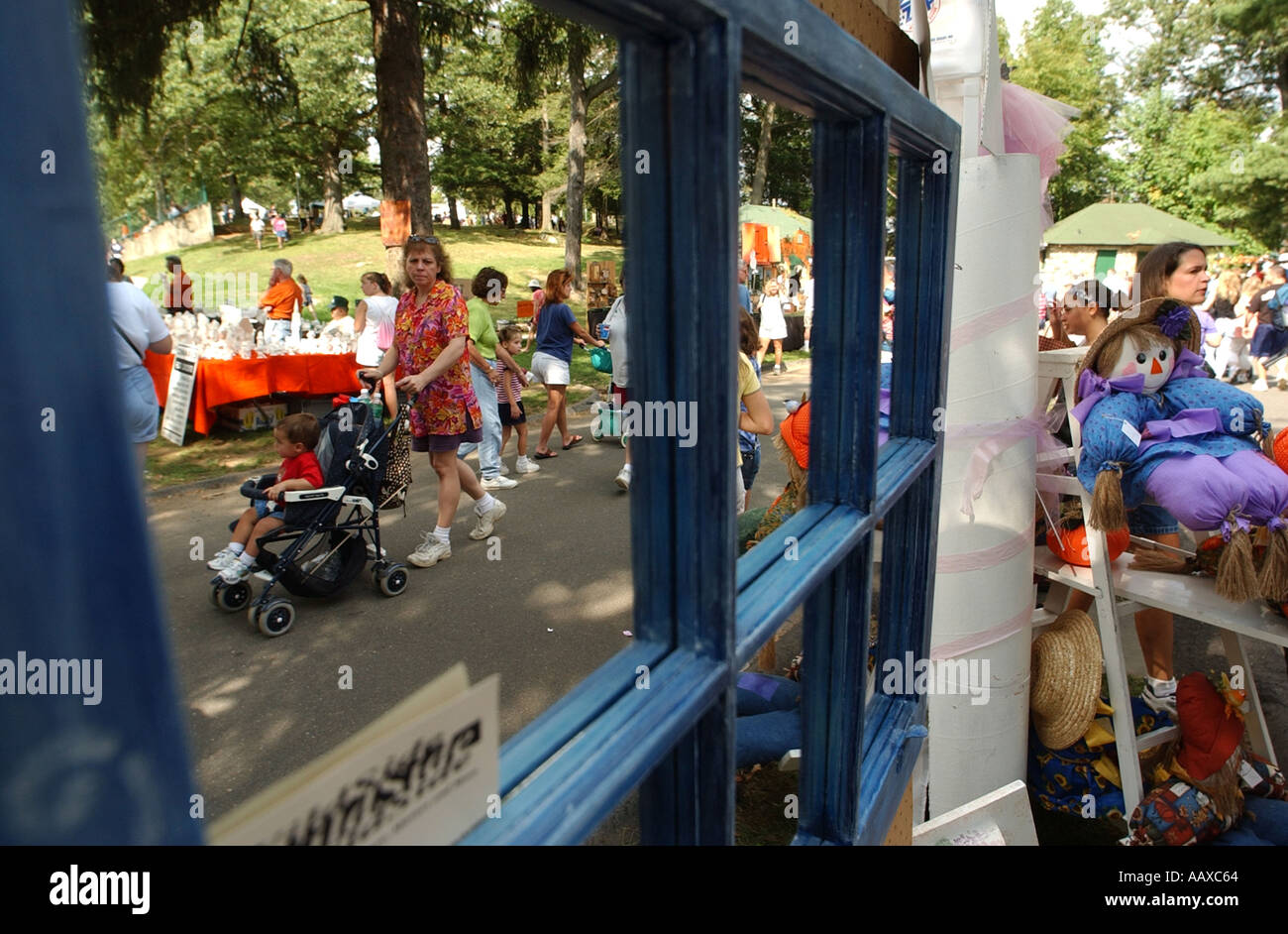 Hand crafts and arts hi-res stock photography and images - Alamy