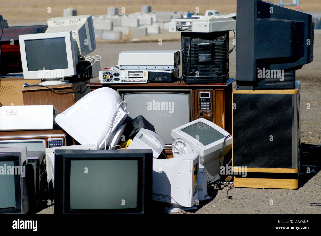 Electrical waste broken tv hires stock photography and images Alamy