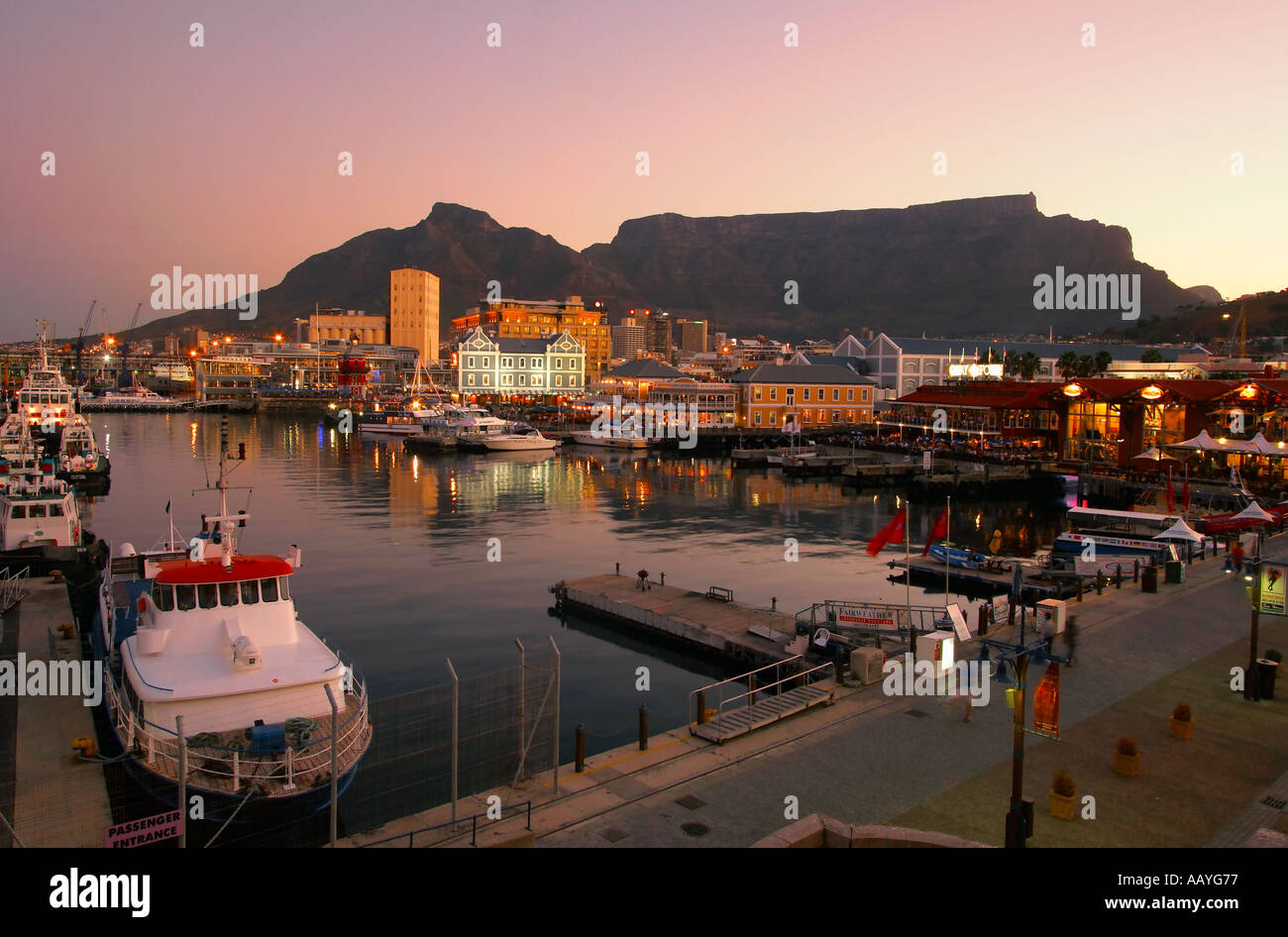 south africa cape town Victoria Albert waterfront pier sunst table mountain Stock Photo