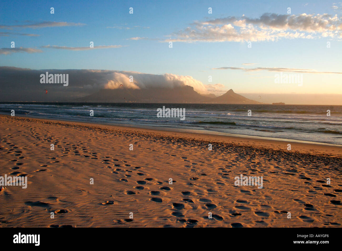 south africa cape town blouberg beach  table mountain sunset Stock Photo