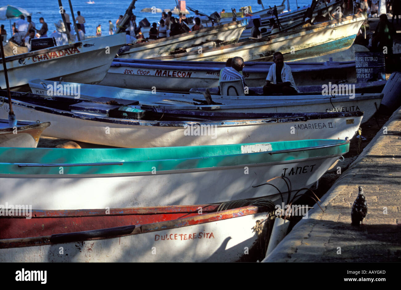 Port of acapulco hi-res stock photography and images - Alamy
