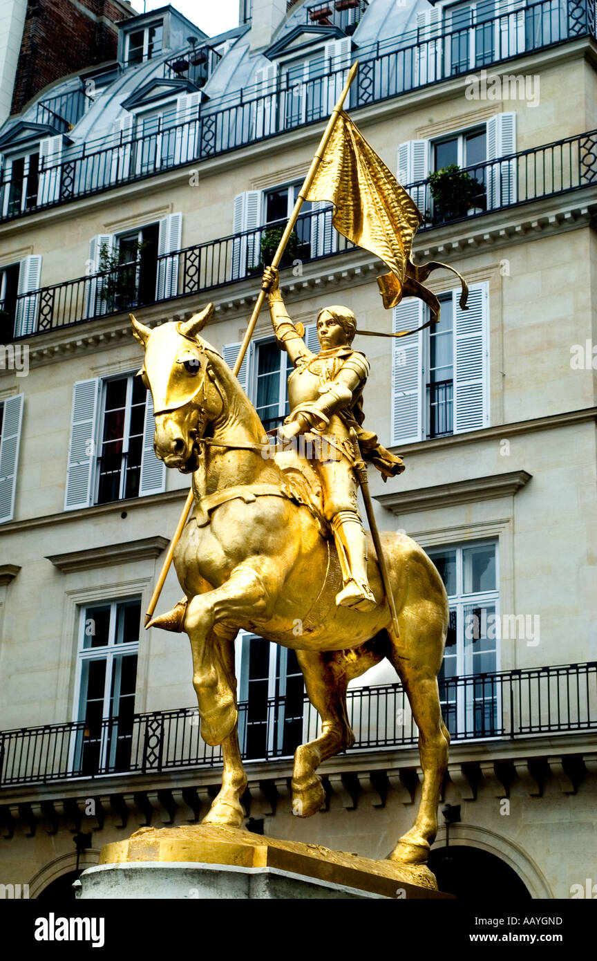 France Paris Jeanne d'Arc Joan of Arc Gold  Joan of Arc 1412 -1431 The Maid of Orléans - Anglo French Hundred Years War Stock Photo