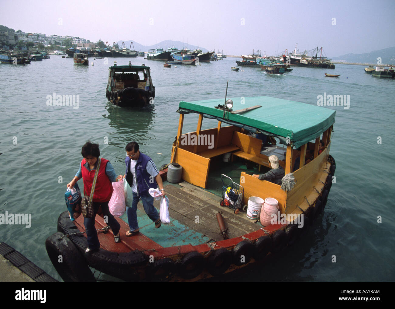 Chinese Sampan Boats High Resolution Stock Photography and Images - Alamy