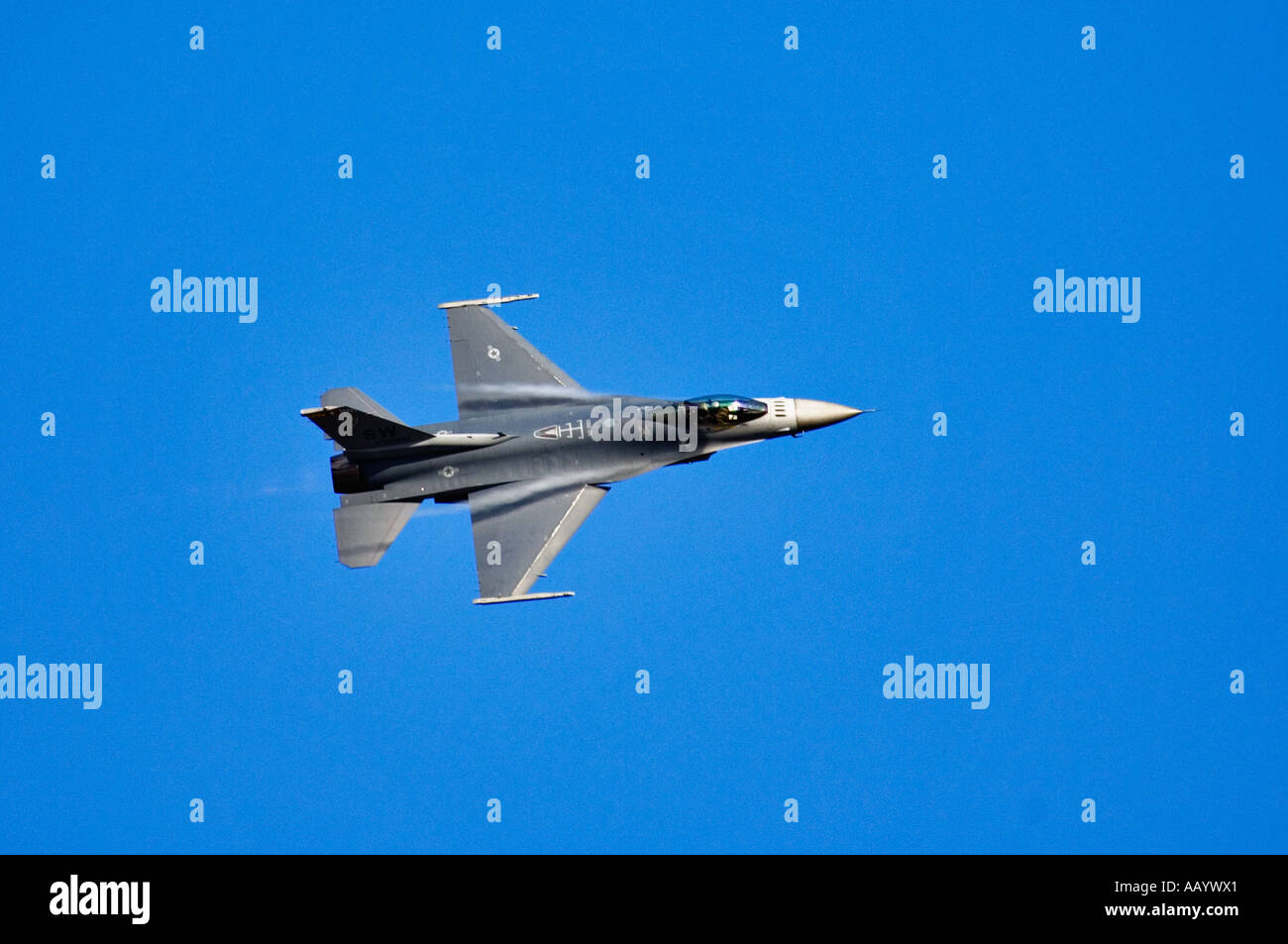 F16 fighting falcon delta wing hi-res stock photography and images - Alamy