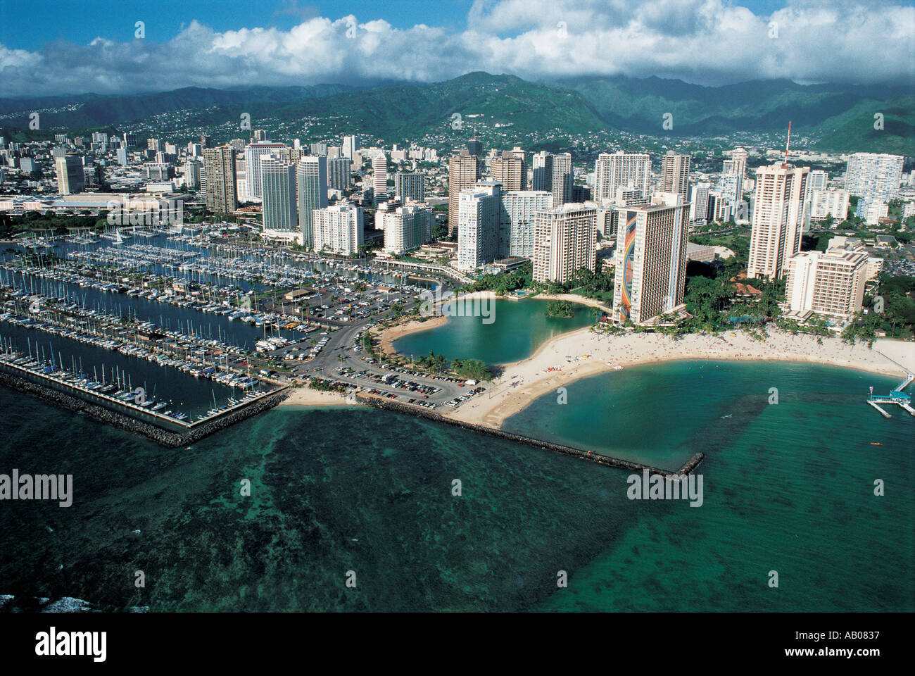 Hilton waikiki hawaii hi-res stock photography and images - Alamy