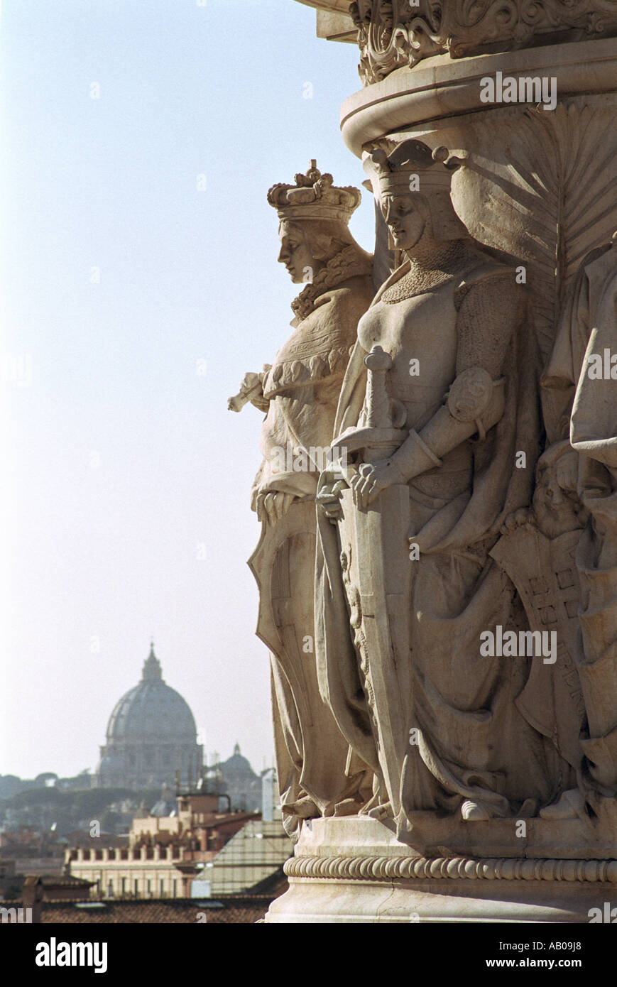 Statues on altare della hi-res stock photography and images - Alamy
