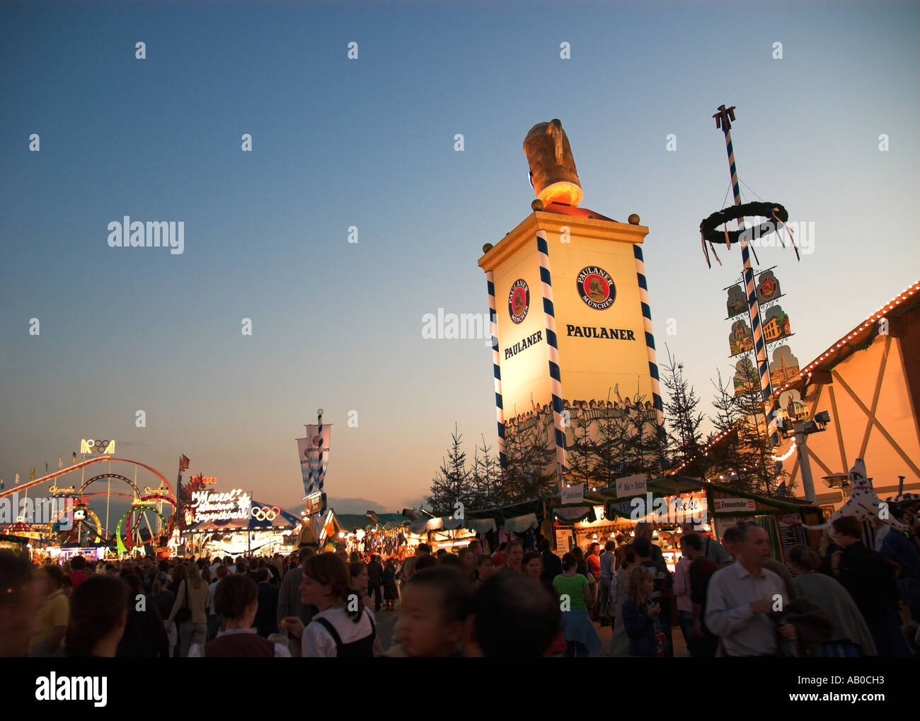 Europe Germany Bavaria Bayern Munich Munchen Theresienwiese Oktoberfest Die Wiesn Beer Tent and fairground Stock Photo