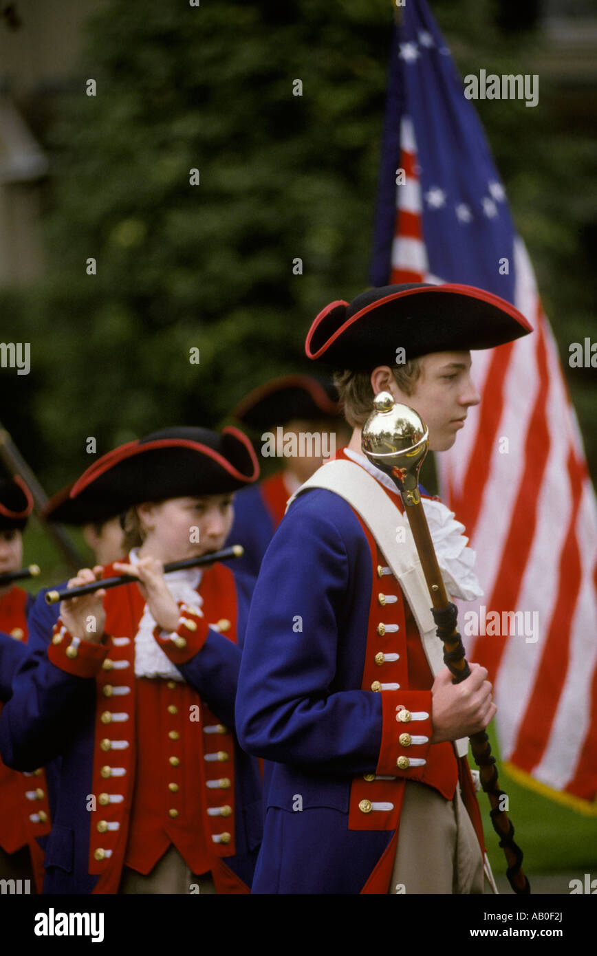 USA revolutionary war reenactors fife & drum corps band musicians Stock