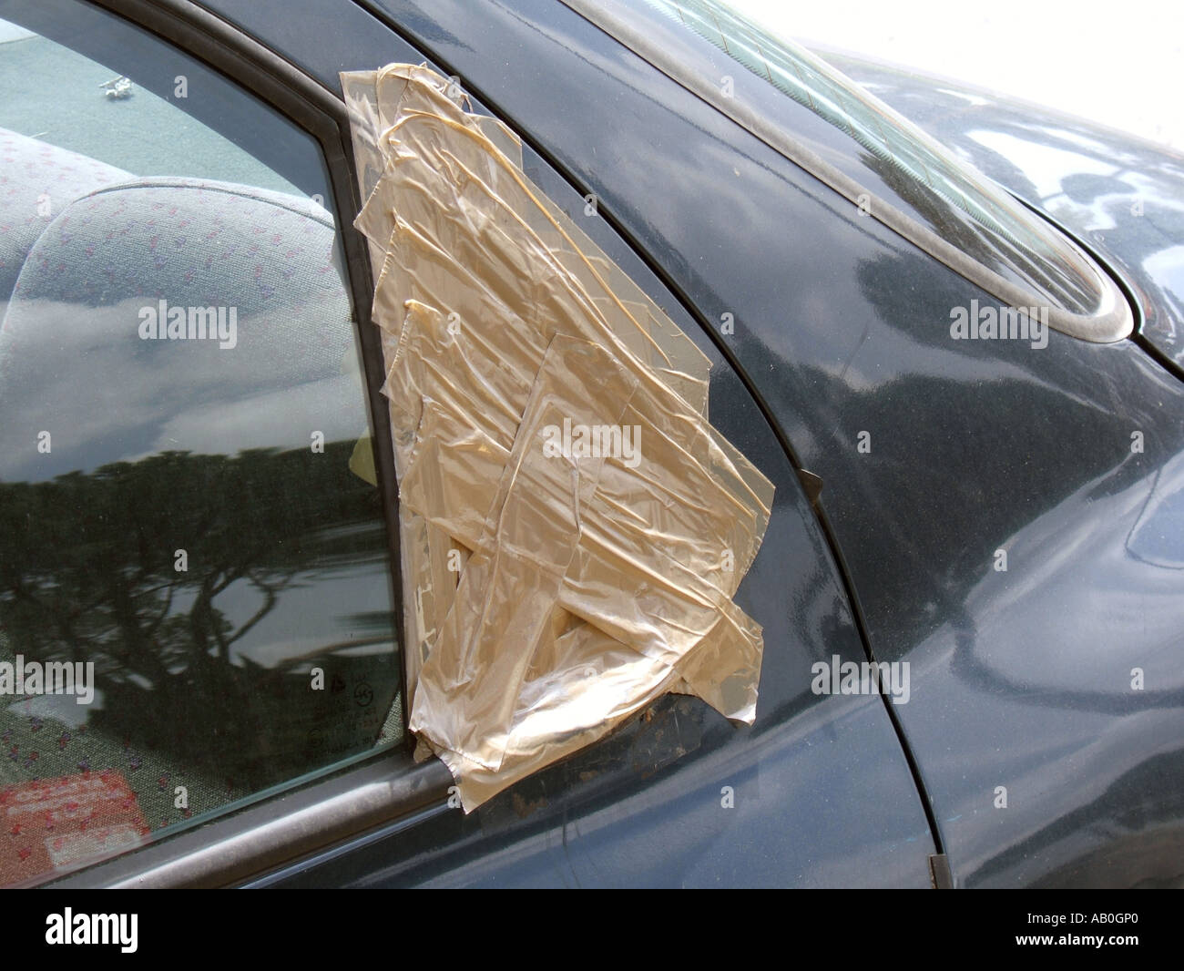 smashed car side window Stock Photo Alamy