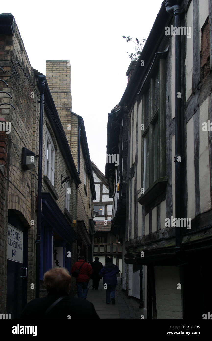 Grope Lane in Shrewsbury Looking above shop level the true history of Shrewsbury is seen at every turn The Tudor heart of Sh Stock Photo