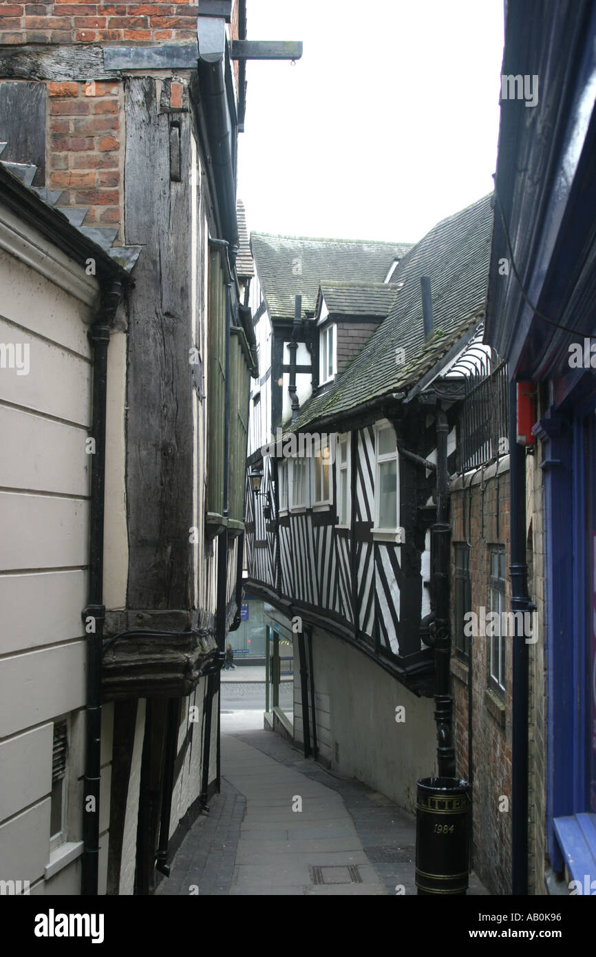 Grope Lane in Shrewsbury Looking above shop level the true history of Shrewsbury is seen at every turn The Tudor heart of Sh Stock Photo