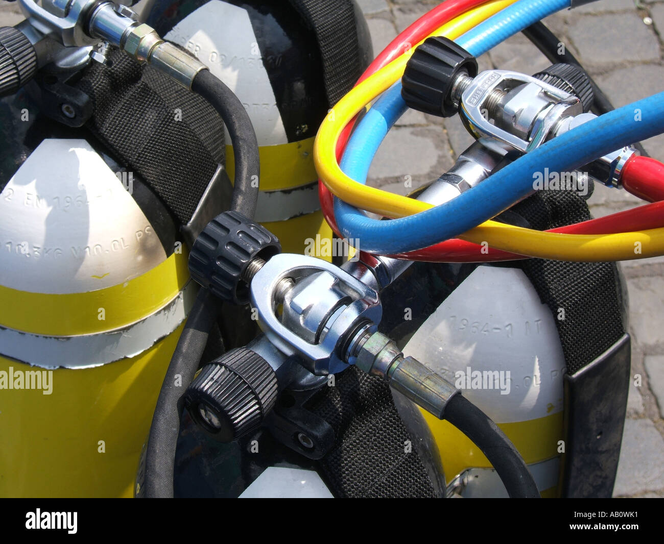 underwater diver air tanks Stock Photo Alamy