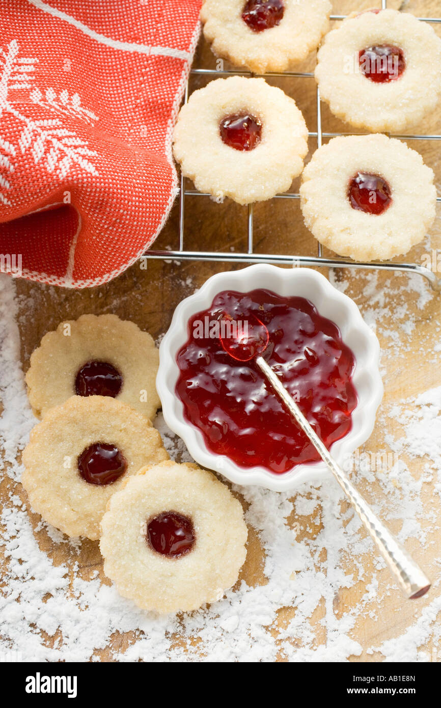 Linzer biscuits with raspberry jam FoodCollection Stock Photo - Alamy