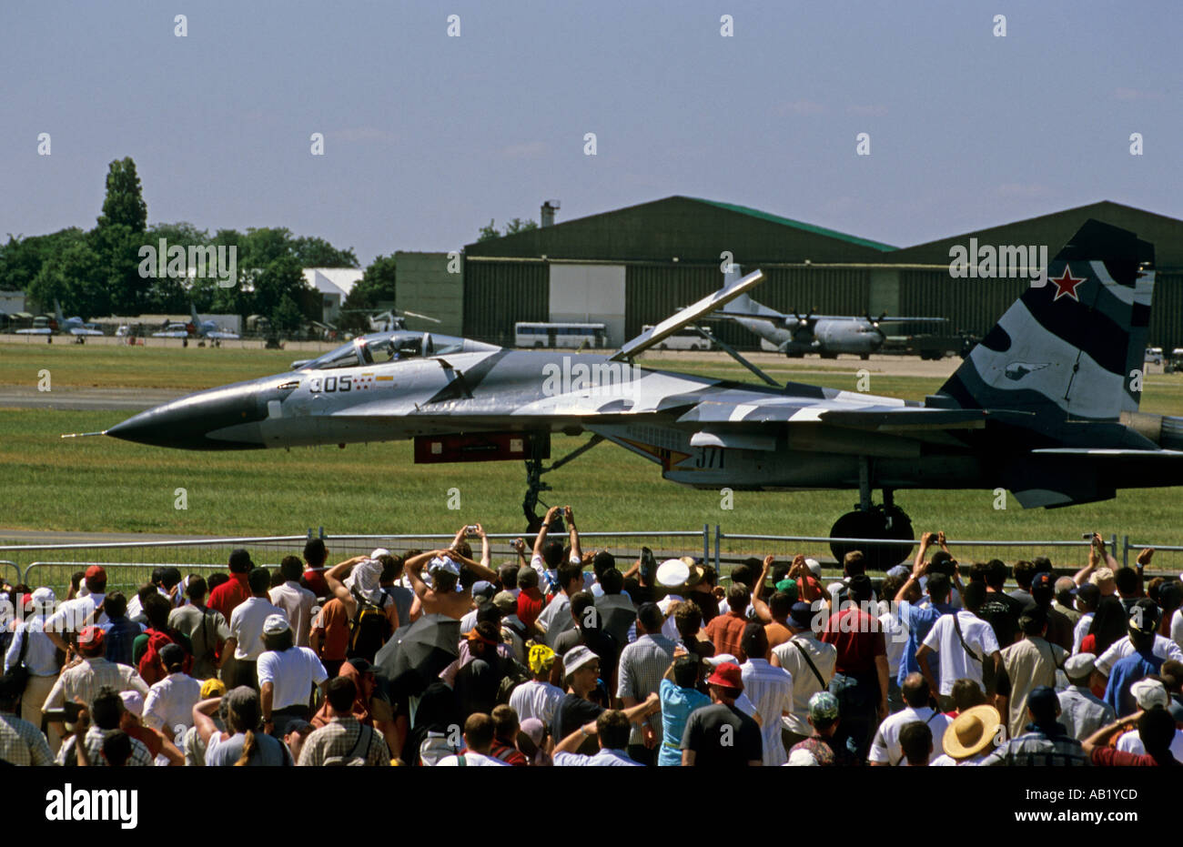 Sukhoi su 27 russian hi-res stock photography and images - Alamy