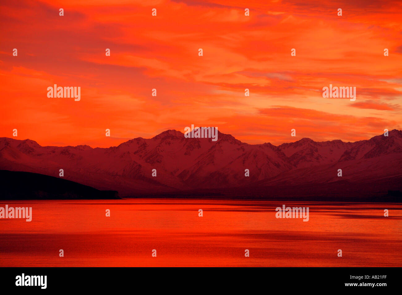Sunrise at Lake Tekapo New Zealand Stock Photo - Alamy