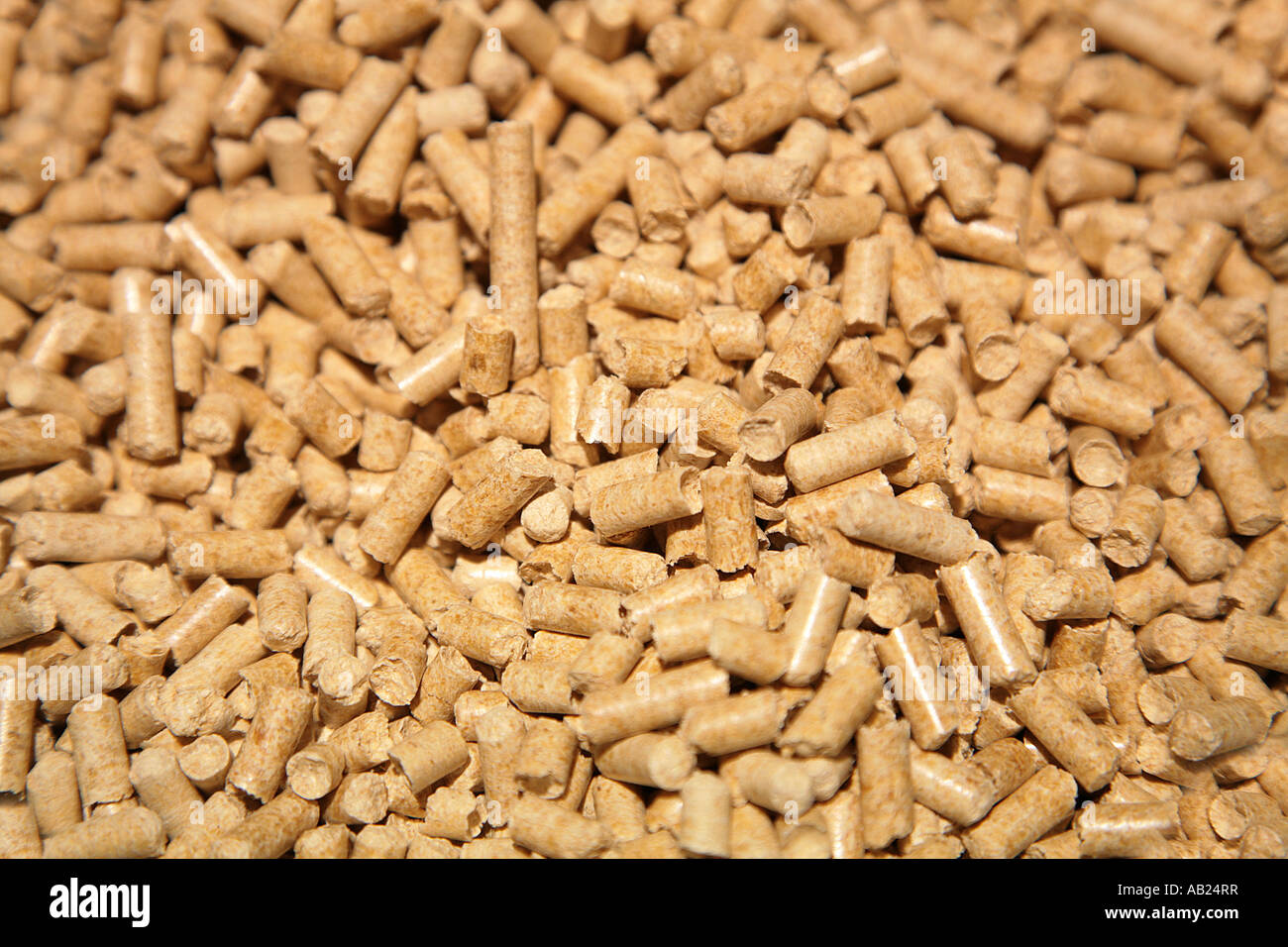 Holzpellets hi-res stock photography and images - Alamy
