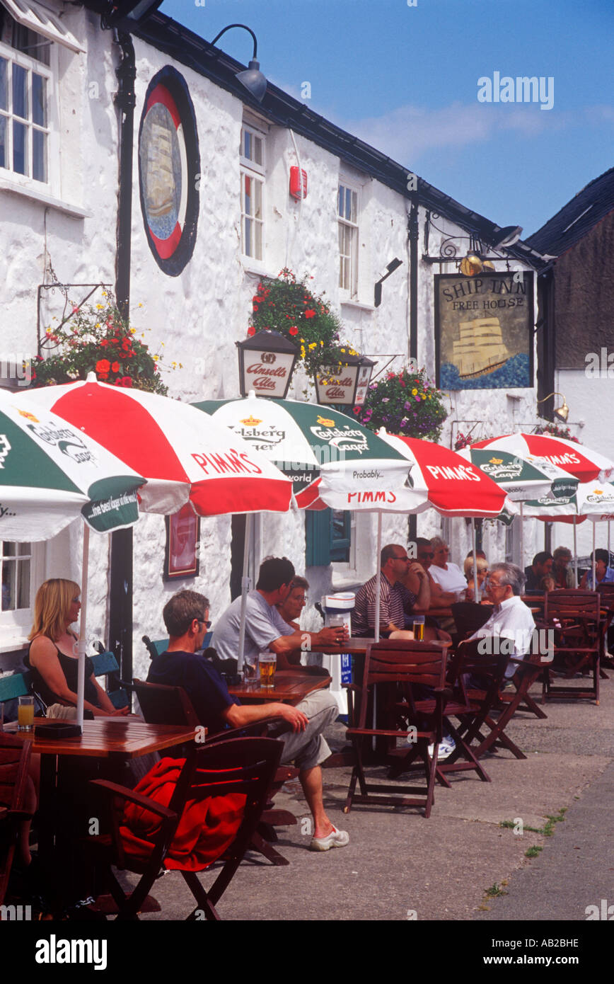 Red wharf bay pub hires stock photography and images Alamy