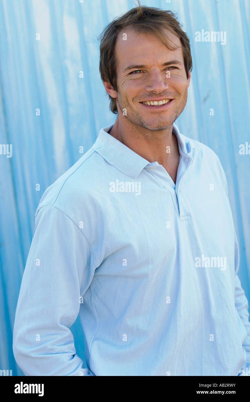 Portrait of young man looking in camera Stock Photo - Alamy
