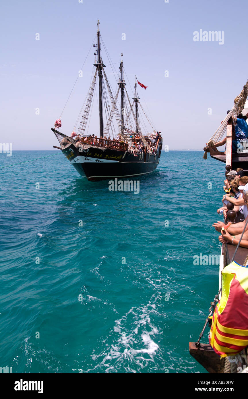 vedvarende ressource resultat Syd Pirate ship off the Tunisian coast of the port towns of Hammamet and Nabeul  Stock Photo - Alamy