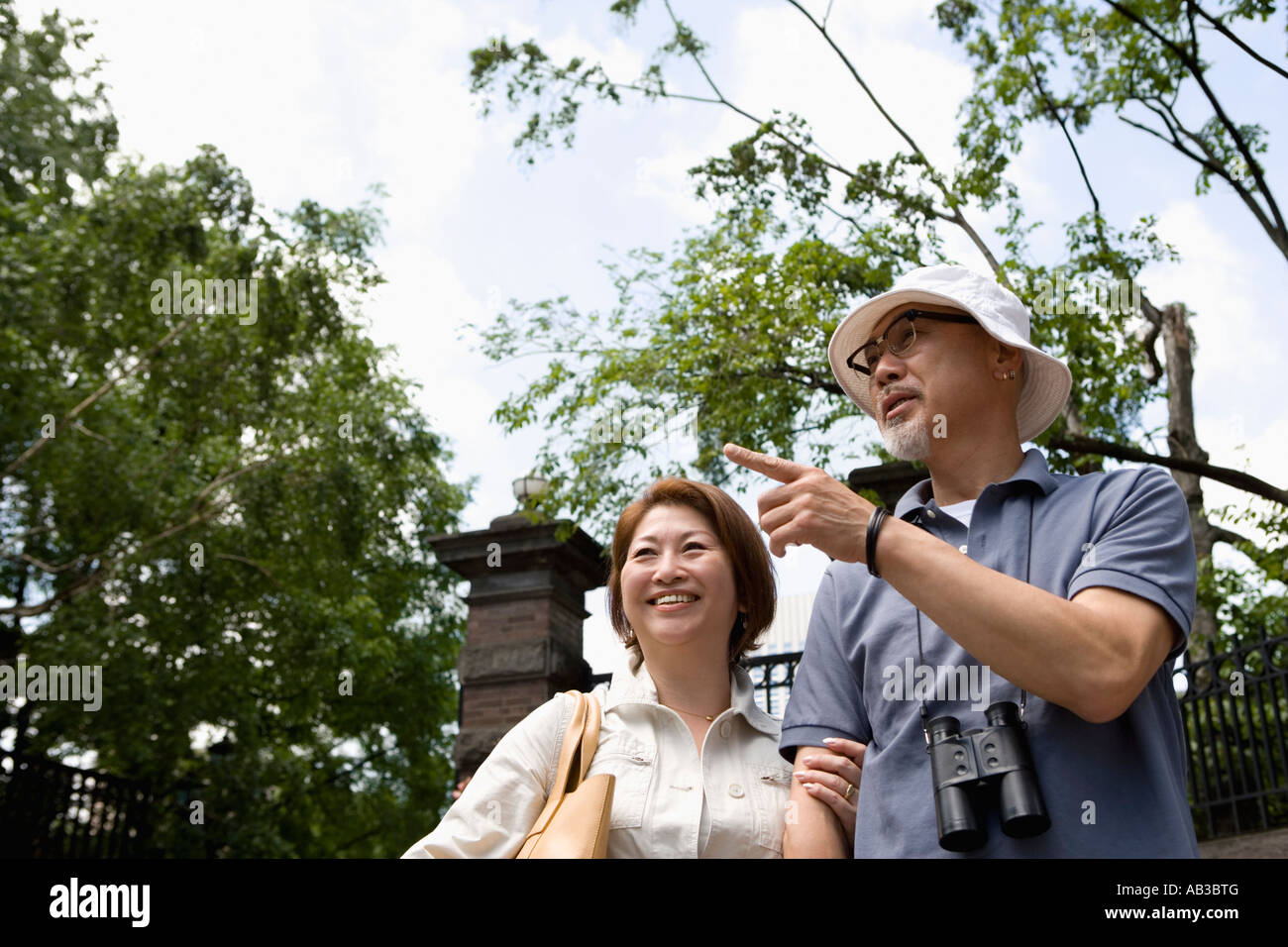 Asian senior couple park hi-res stock photography and images - Alamy