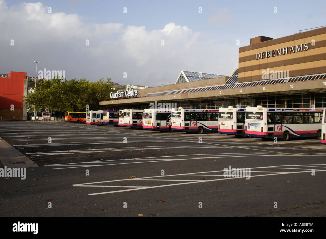 SWANSEA QUADRANT BUS STATION, WEST SOUTH WALES, U.K Stock