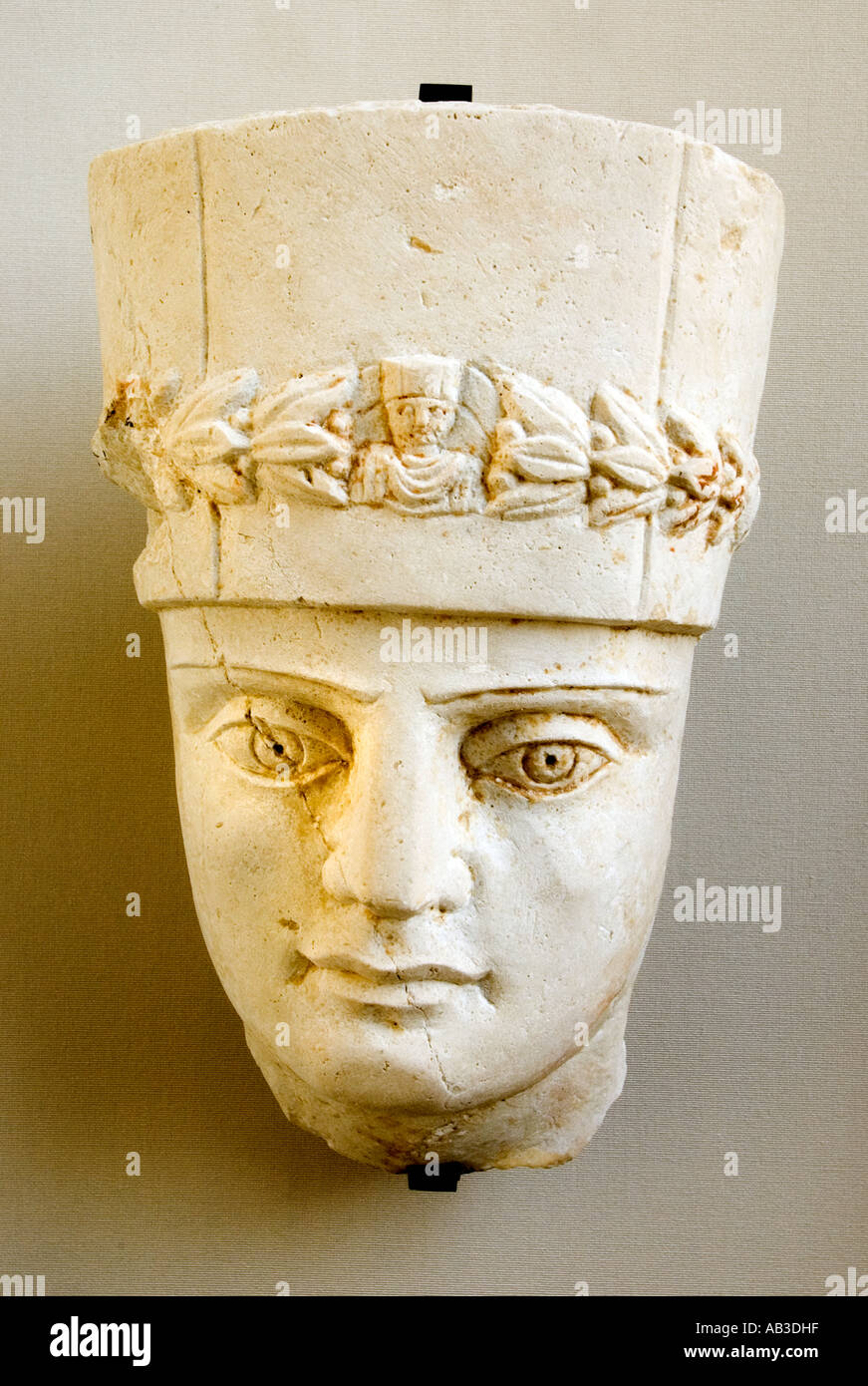 Head man carrying the priests cylindrical Coiffeure 2 Cent Palmyra  Syria Syrian Museum Stock Photo
