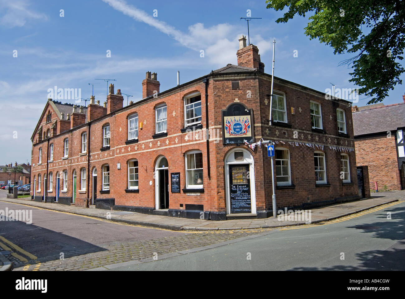 Chester. The Albion public house on the corner of Albion Street and