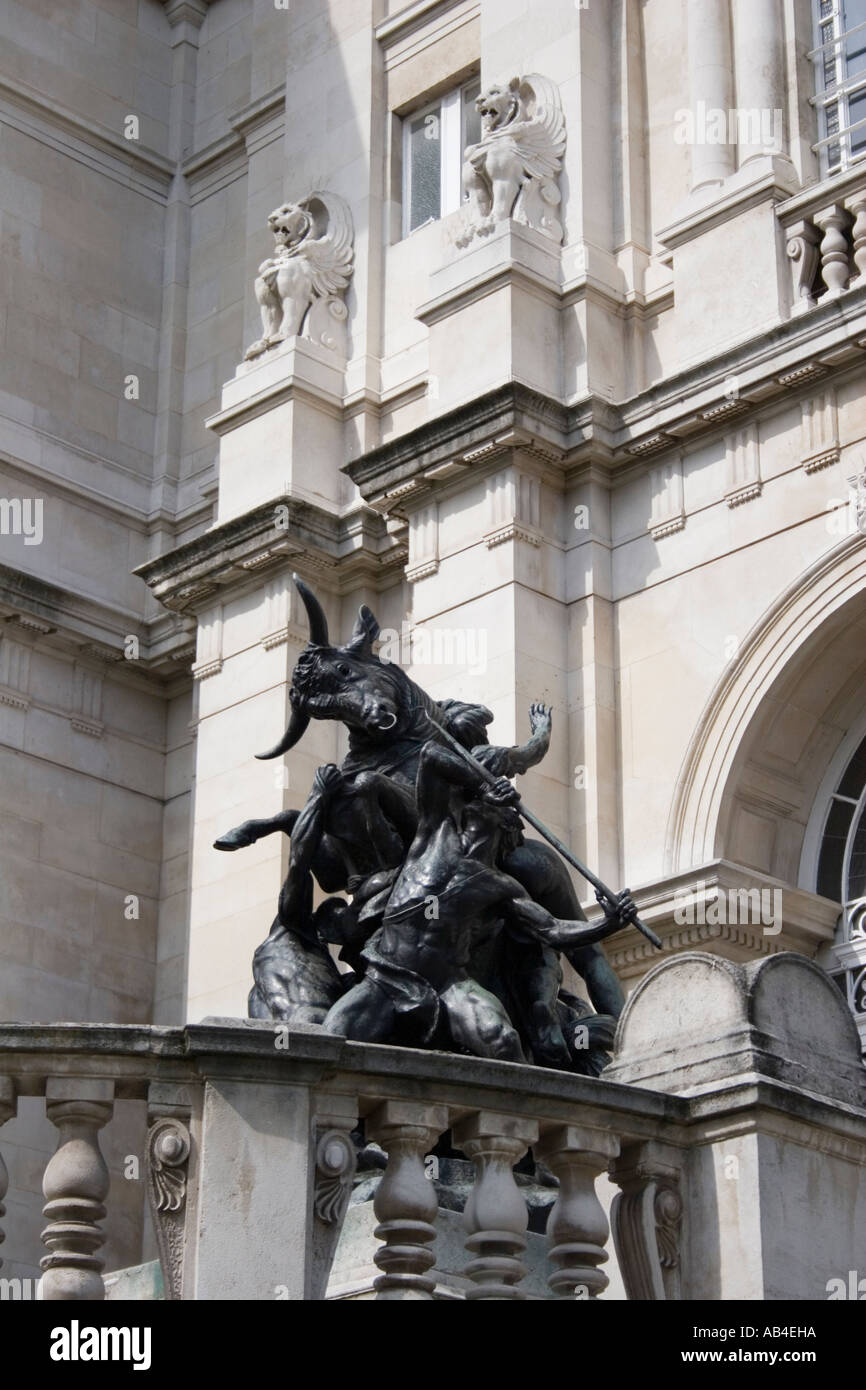 Bronze statue outside tate britain hires stock photography and images
