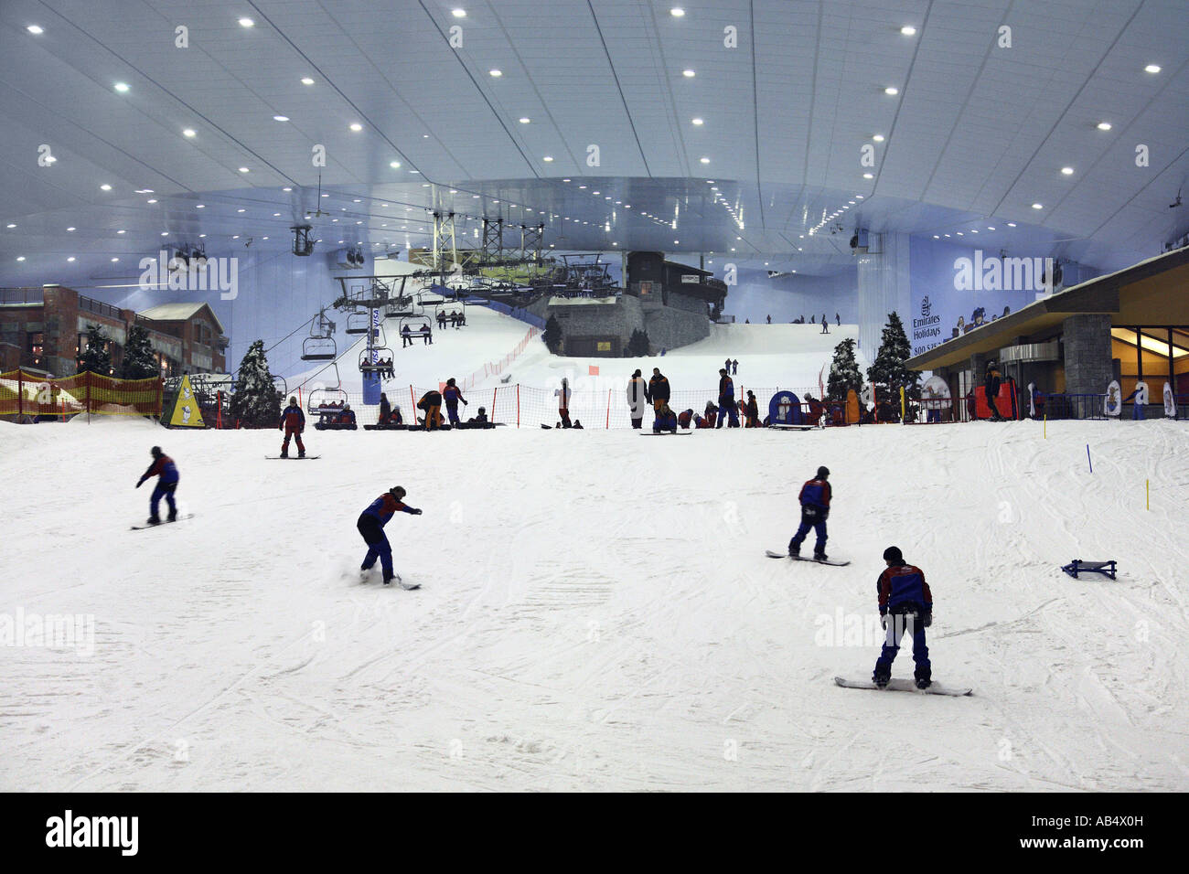 ski indoor at the mall of the emirates, Dubai Stock Photo